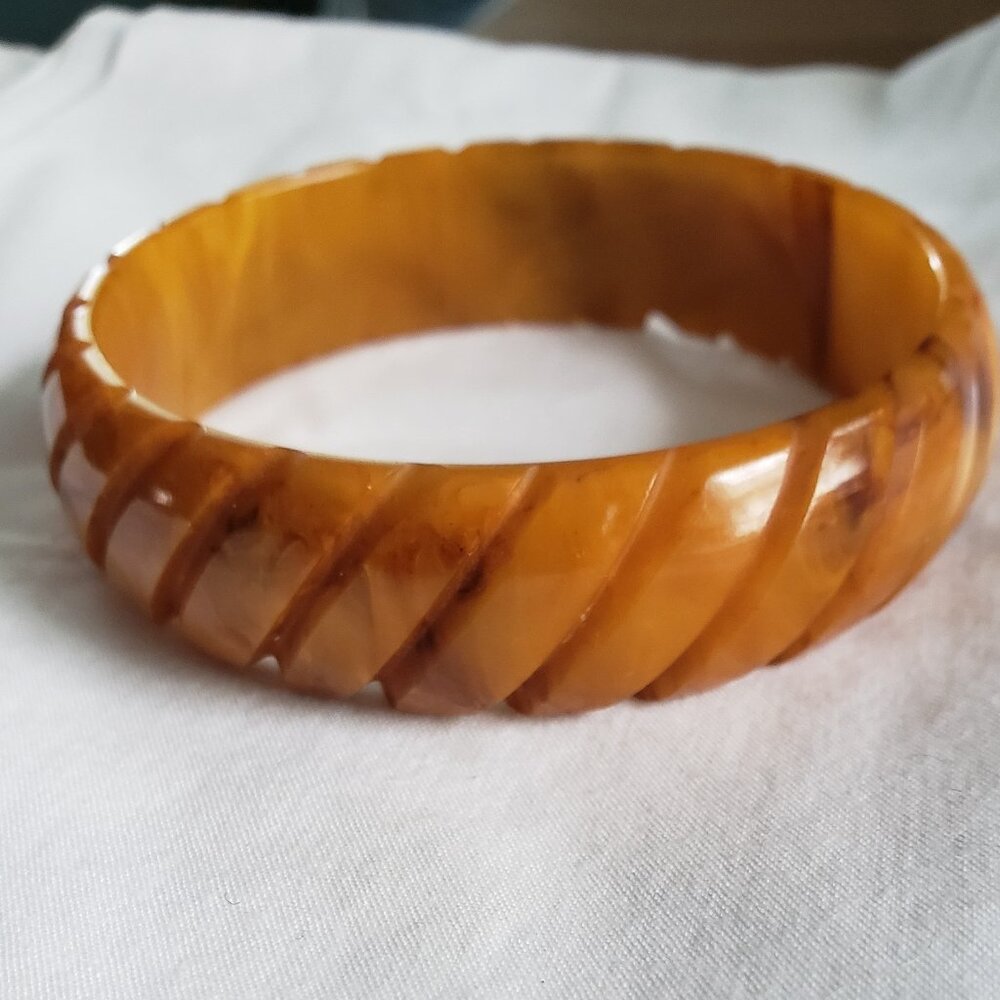Bakelite butterscotch bangle bracelet